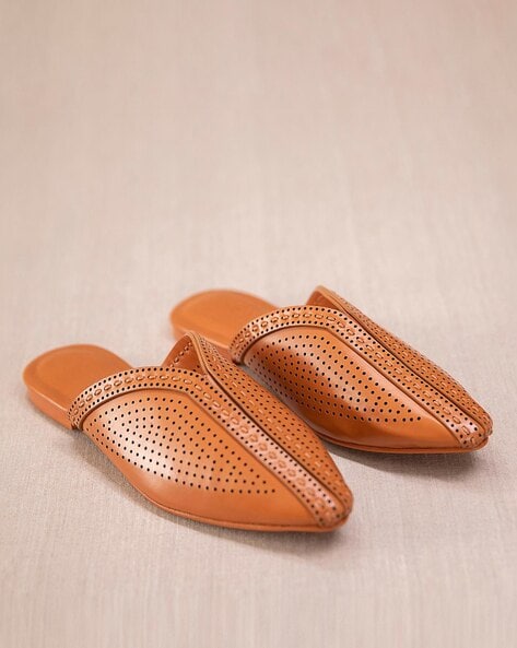 Buy Black Flat Sandals for Women by Pedro Online | Ajio.com