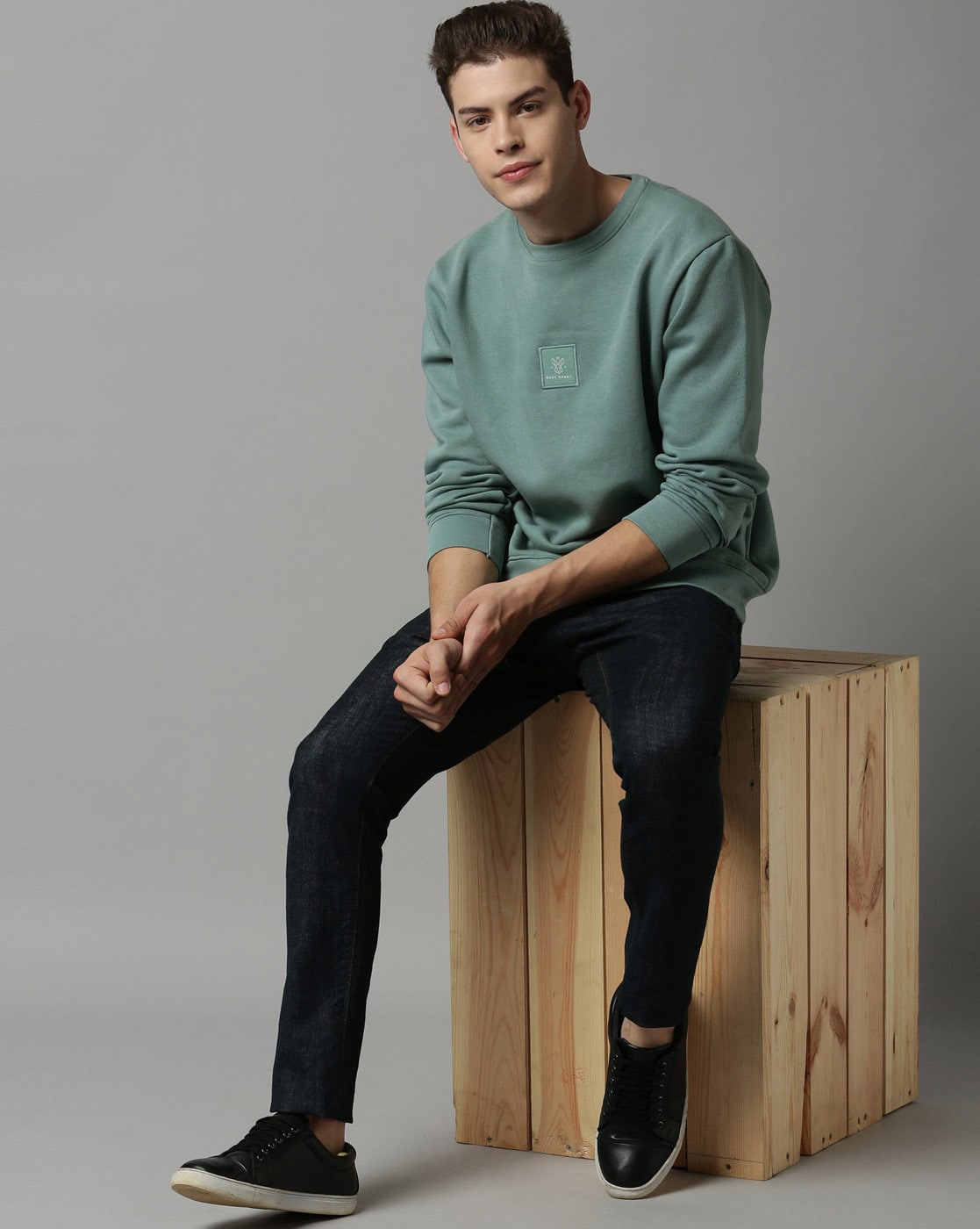 Green sweatshirt mens outlet outfit