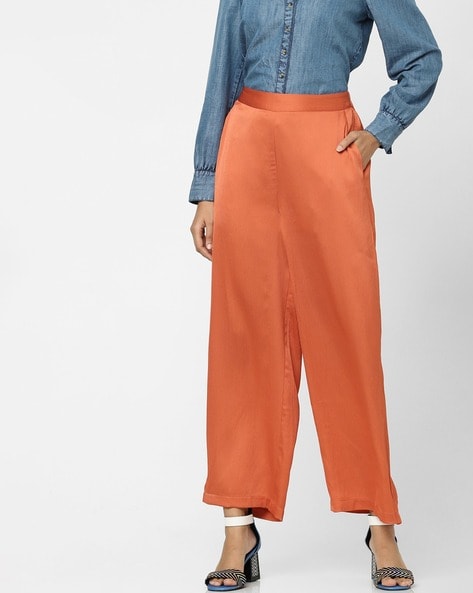 VMARIANE Loose Fit Trousers with 25 discount  Vero Moda