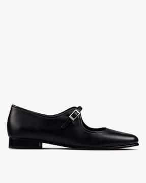Buy Black Flat Shoes for Women by CLARKS Online