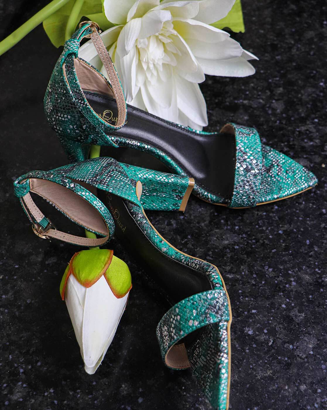 Nina Hunter Green Velvet with Contrasting Toe Fabric 3” Heels Size 8 | eBay