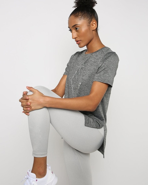 Converse & Leggings Outfit, Midsize - Curvy | Outfits with leggings, Grey  leggings outfit, Crew socks with sneakers outfit