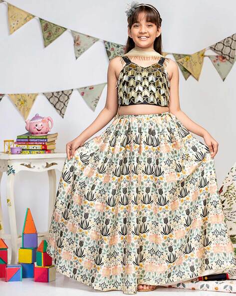 Buy BownBee Girls Paper Silk Pavda Pattu Lehenga Choli South Indian  Traditional Ethnic Dress for Kids with Half Sleeves, Round neck, Back Hook  Closure Dresses for Baby Girl (Green, 6-12 Months) at