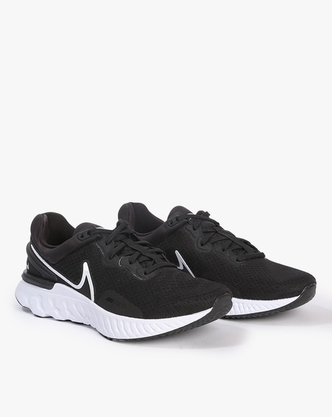 Nike black cheap running shoes