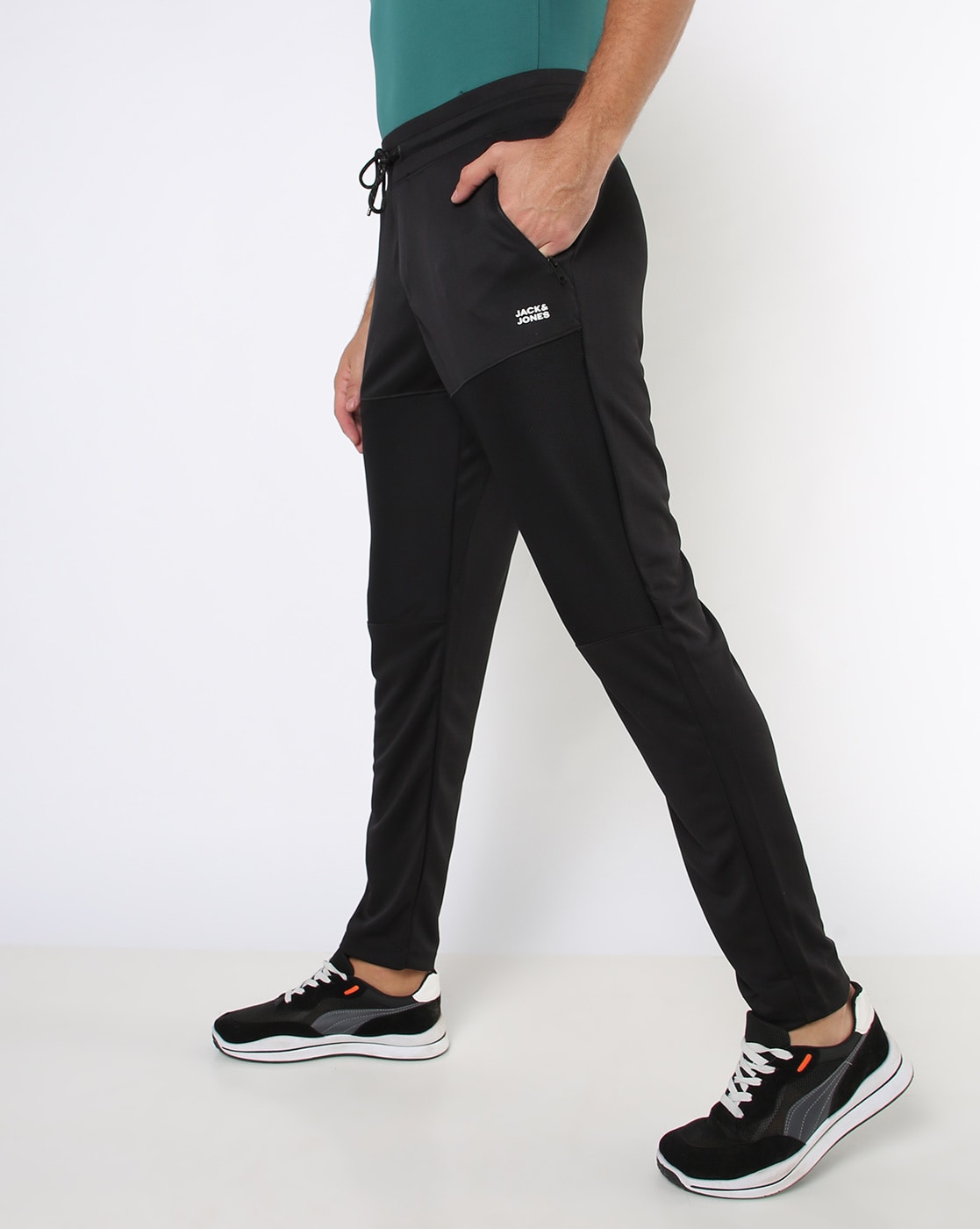 Plus Size Regular Fit Joggers | Black | Jack & Jones®