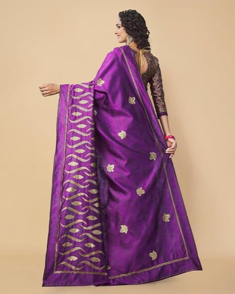 Traditional Saree with Contrast Border view 3