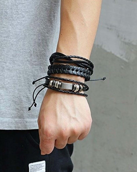 Buy attack on titan bracelet Online – Kiaya Accessories – KiayaxAnime