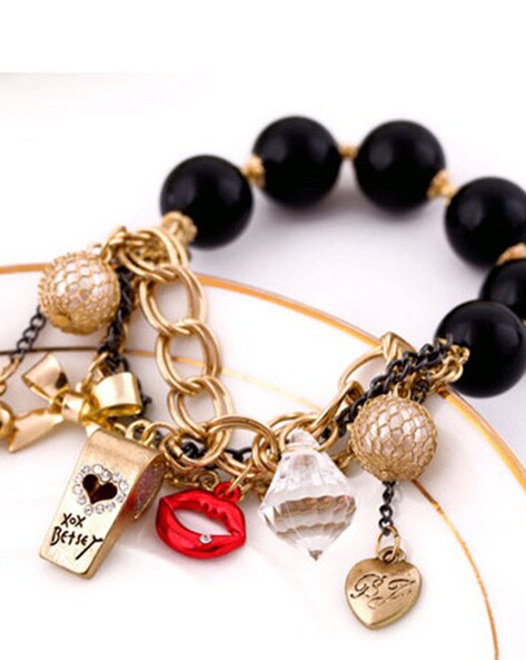 Lip bracelet best sale