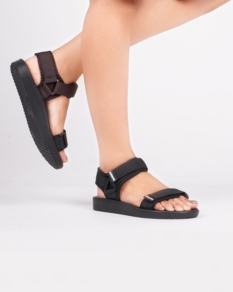 Black velcro 2024 sandals womens