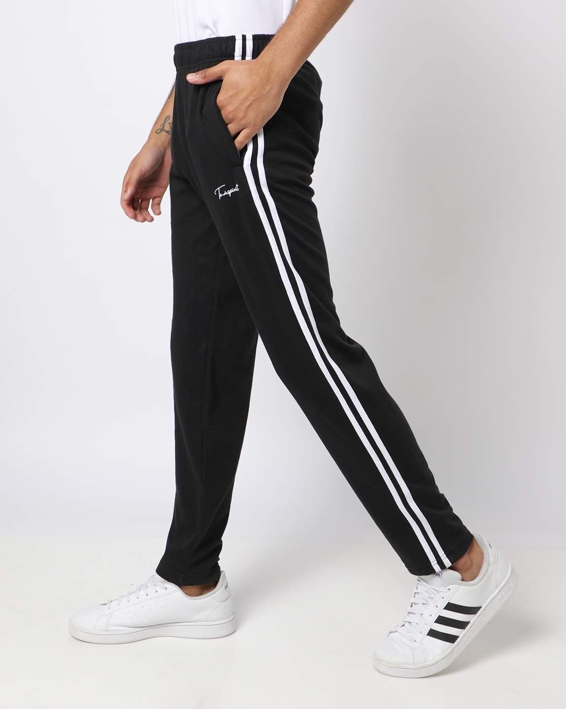 How to Wear Track Pants Right Now | Track pants outfit, Black track pants  outfit, Adidas track pants