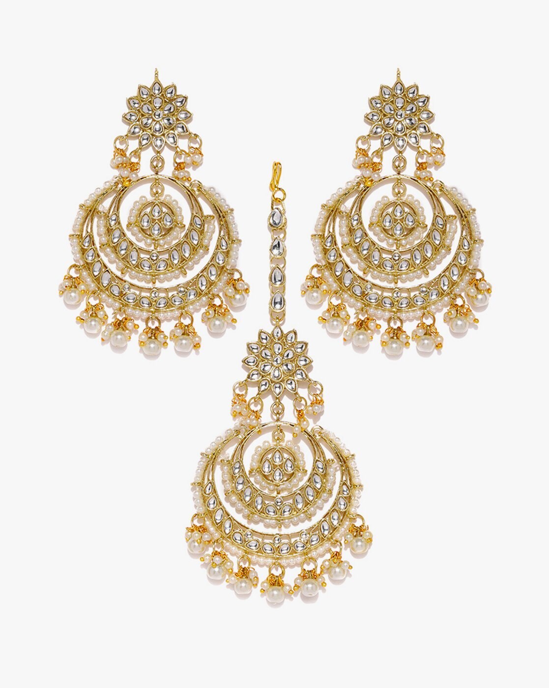 zaveri pearls earrings with maang tikka