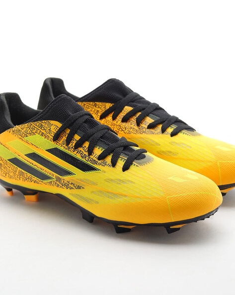 Messi clearance yellow cleats