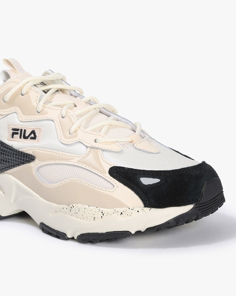 Fila uo exclusive ray on sale sneaker