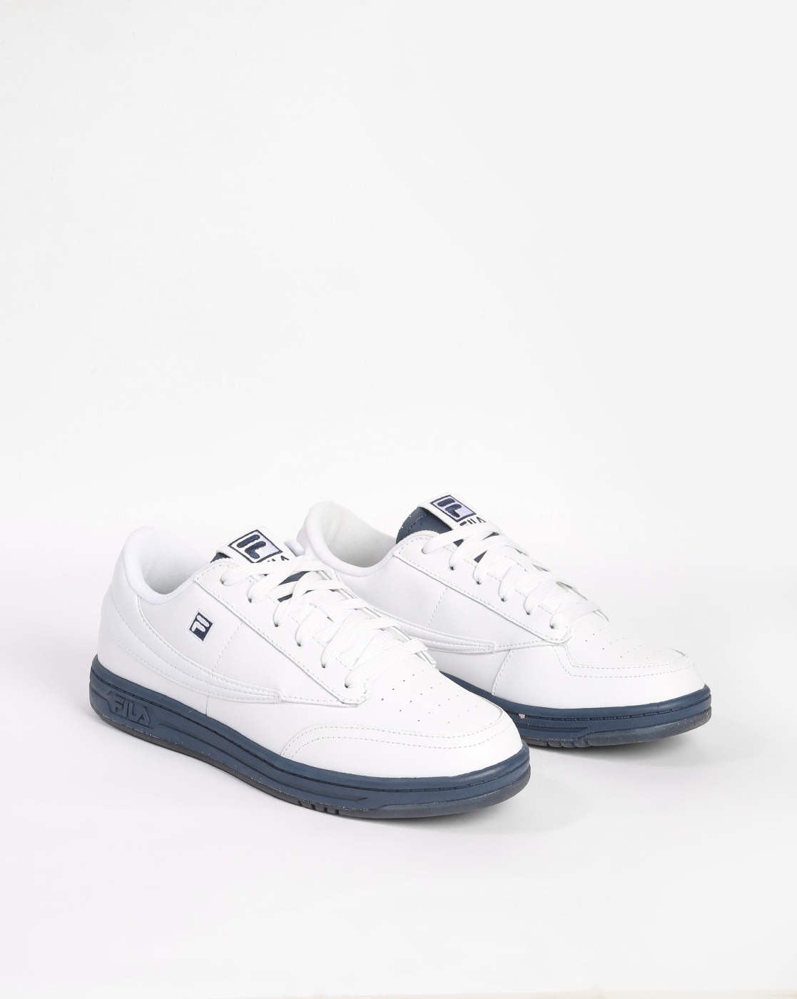 Fila pure shop white shoes