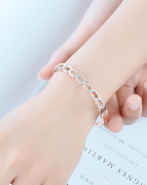 Aesthetic Bracelet Ring✨ | Hand chain jewelry, Hand jewelry, Stylish jewelry