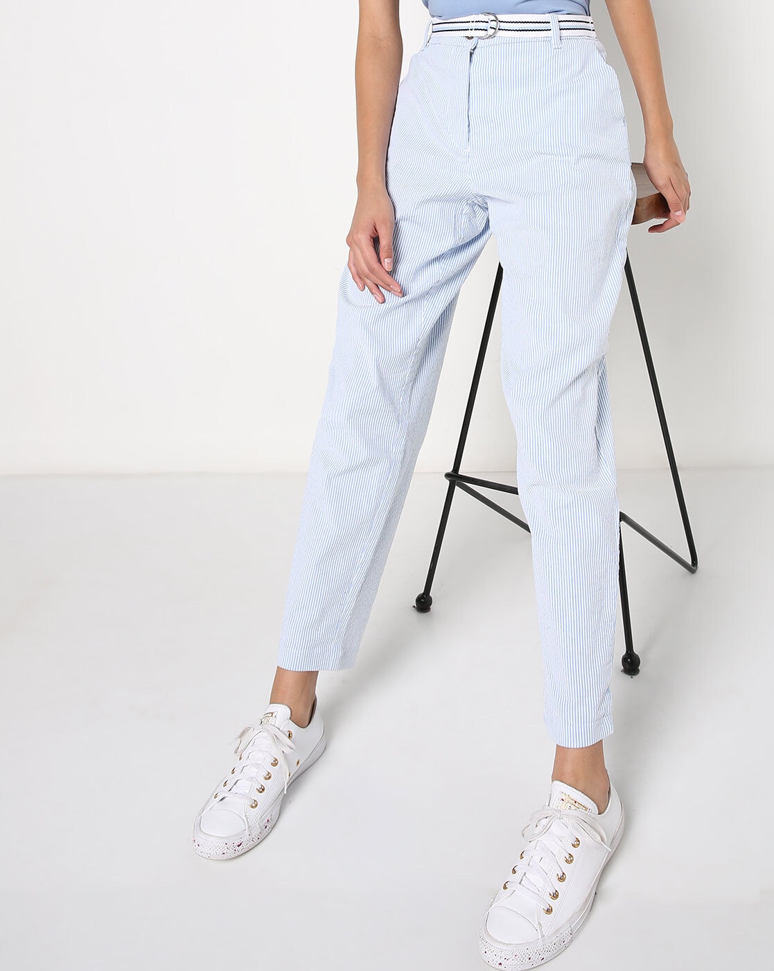 High-Rise Slim Fit Capri Pants