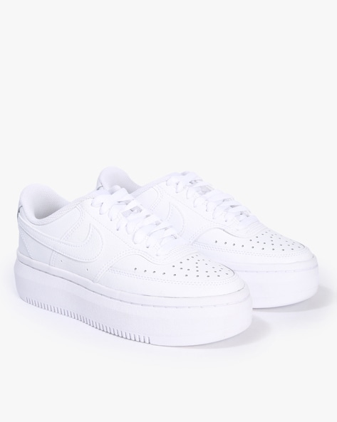 White nike best sale shoes womens