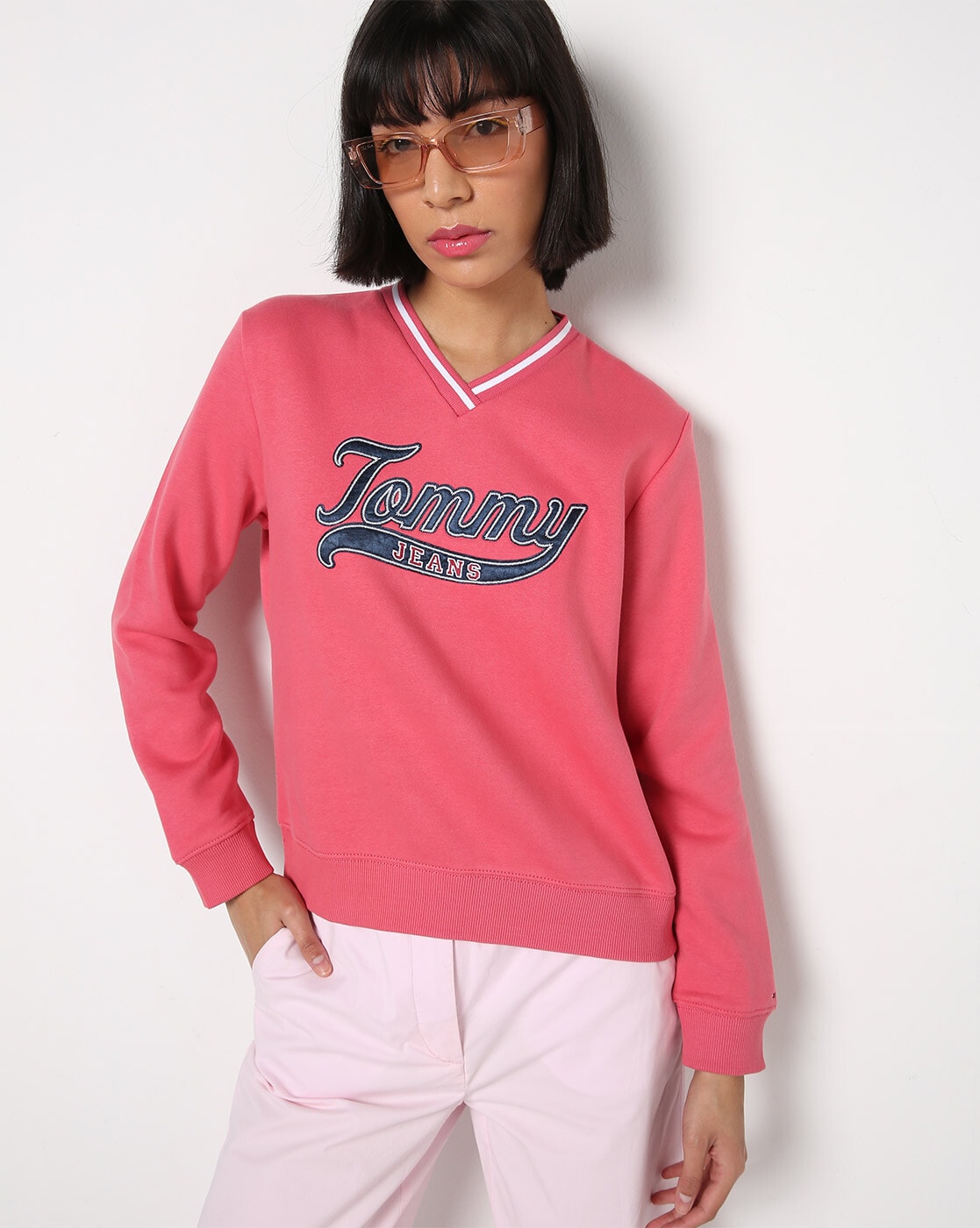 Tommy jeans store sweatshirt pink