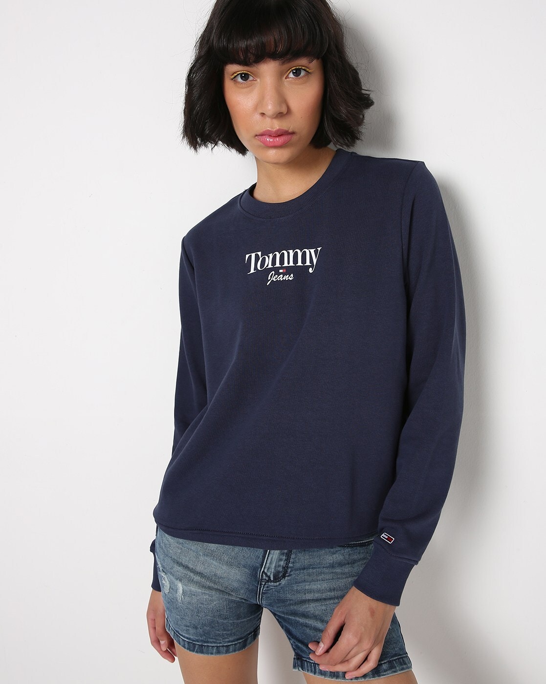 Tommy jeans best sale navy sweatshirt