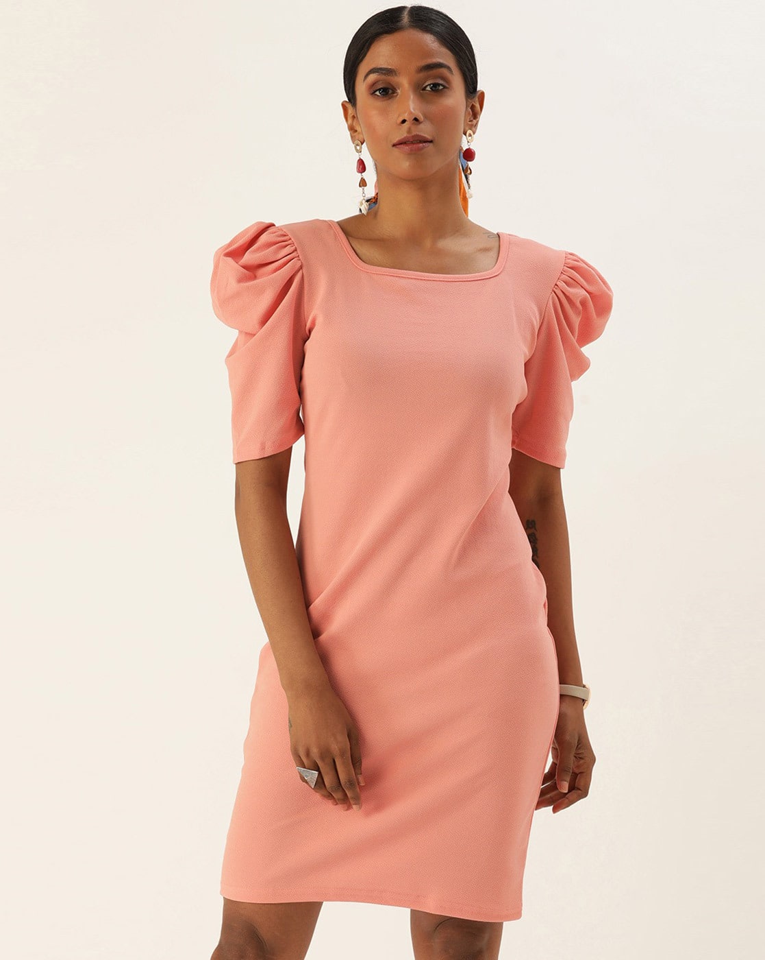 pink dress what colour accessories How to Style A Pink Dress?  GOELIA