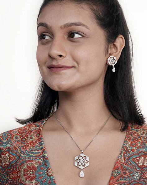 Voylla Geometric-Design Stone-Studded Pendant Set