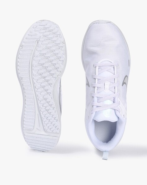 White nike discount womens training shoes