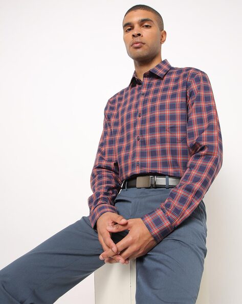 Men Checked Slim Fit Shirt with Patch Pocket