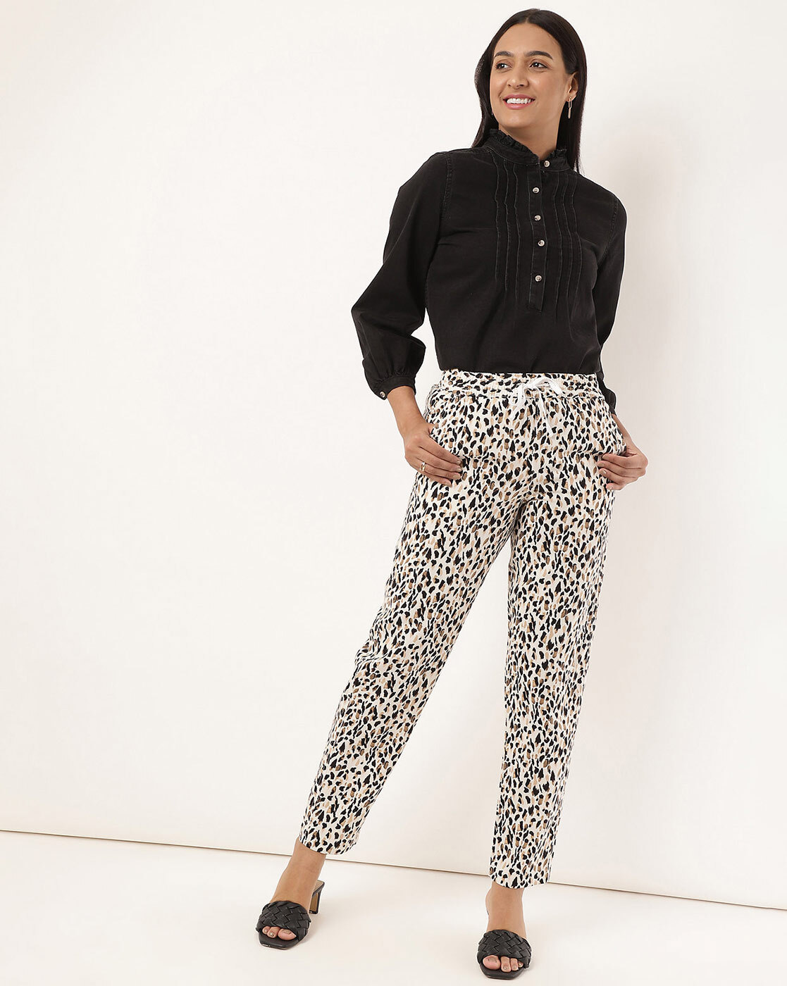 Tailored trousers  Light brownLeopard print  Ladies  HM IN