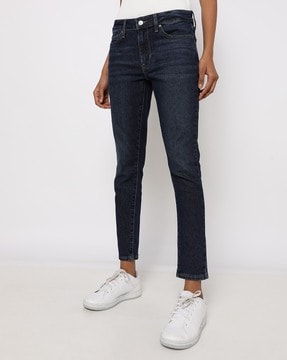 Min 30 Percent Off
