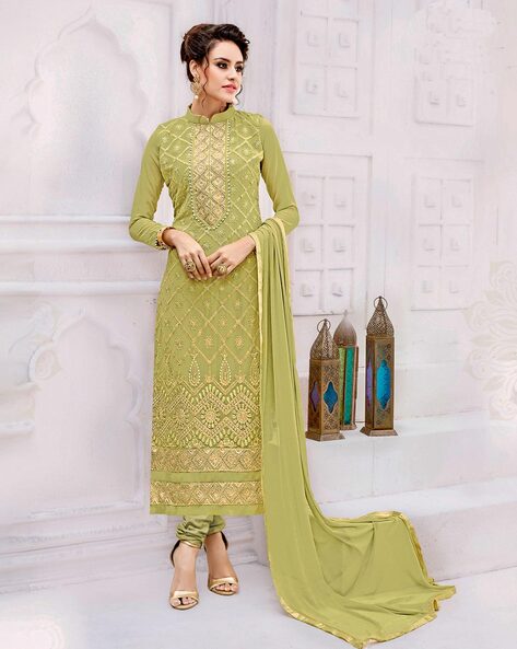 37 Green mehdi dress ideas | mehendi dress, designer dresses, bridal mehndi  dresses