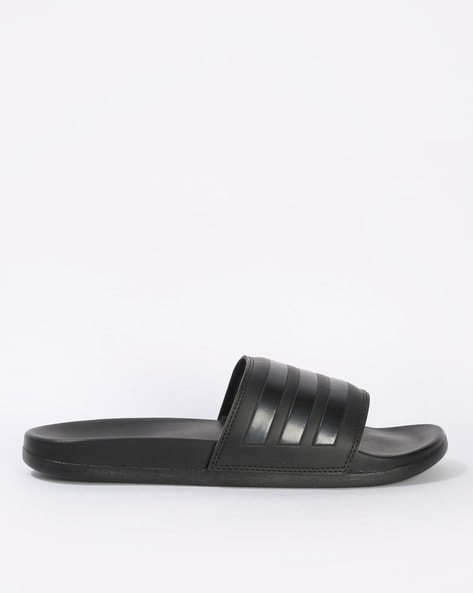 All black discount adidas adilette slides