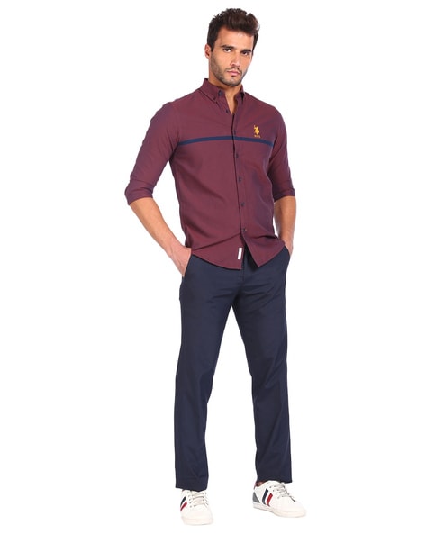 Black polo shirt and maroon pant outfit. | Burgundy pants outfit, Red pants  outfit, Maroon pants outfit