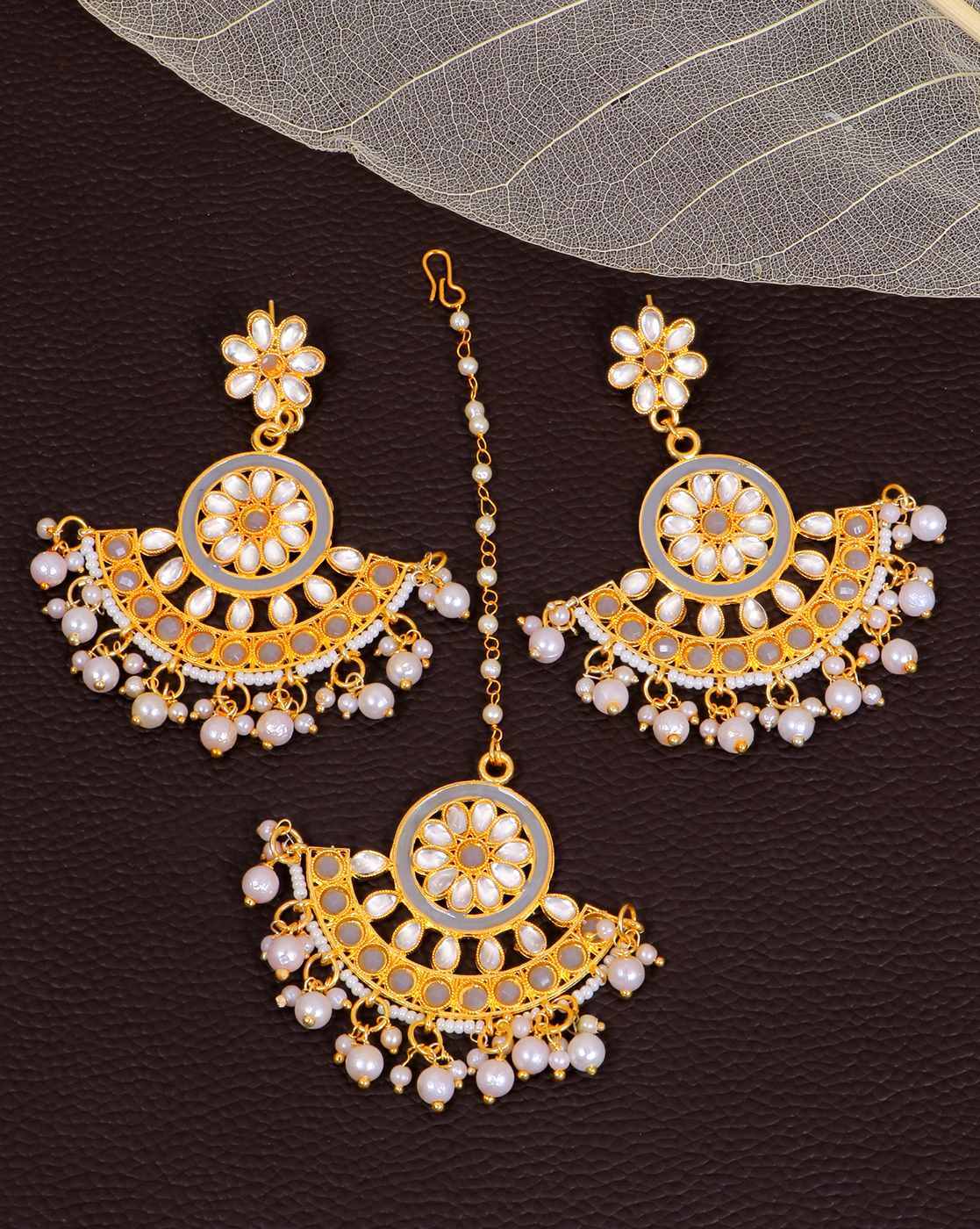 Bindiya kundan earrings and maangtikka- Black – Rohika Store