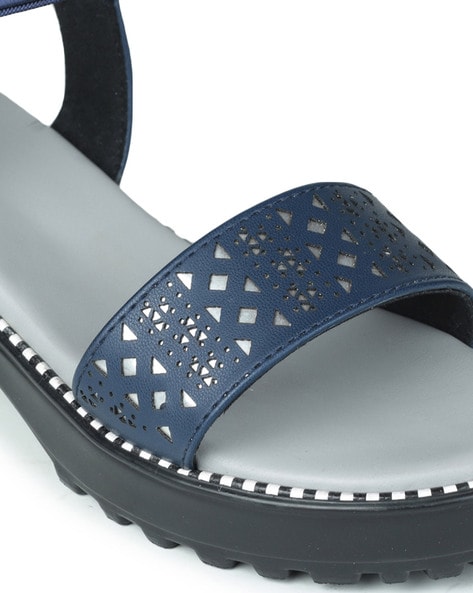 Girls best sale fendi sandals