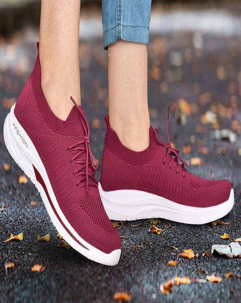 Ladies red hot sale running shoes