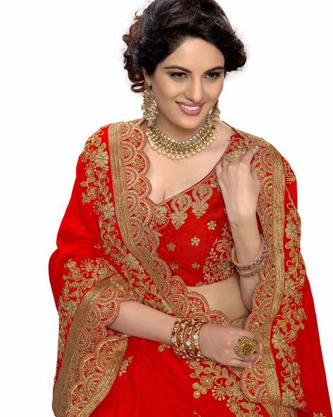 Red Silk Traditional Patola Woven Saree in Warangal at best price by Naga  Raju Silks and Sarees - Justdial