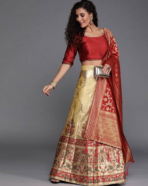 Golden Bridal Lehenga with Red Dupatta Pakistani Wedding Dresses | Indian  bridal outfits, Golden bridal lehenga, Indian fashion dresses