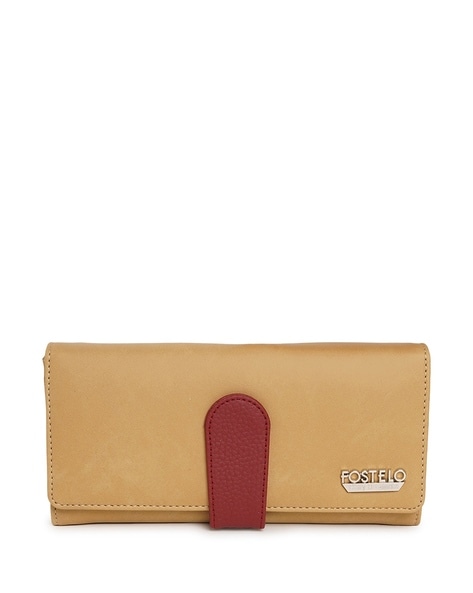 Fostelo clutches new arrivals