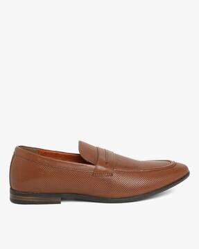 Best Offers on Red tape loafers upto 20 