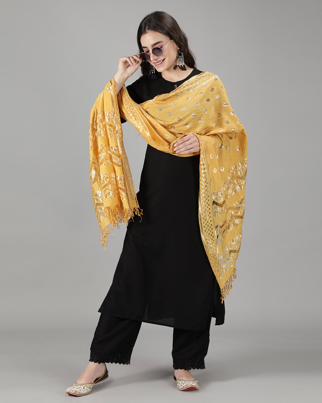 Black suit with yellow hot sale dupatta