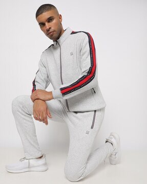 hoodless tracksuit