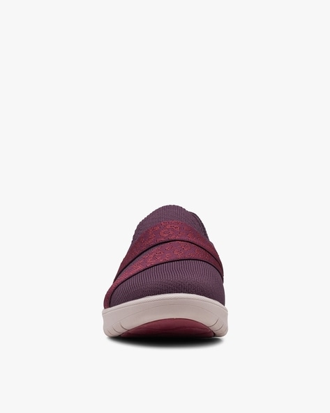 Burgundy high quality Women’s slip-on canvas shoes