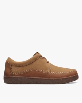 brown clarks shoes
