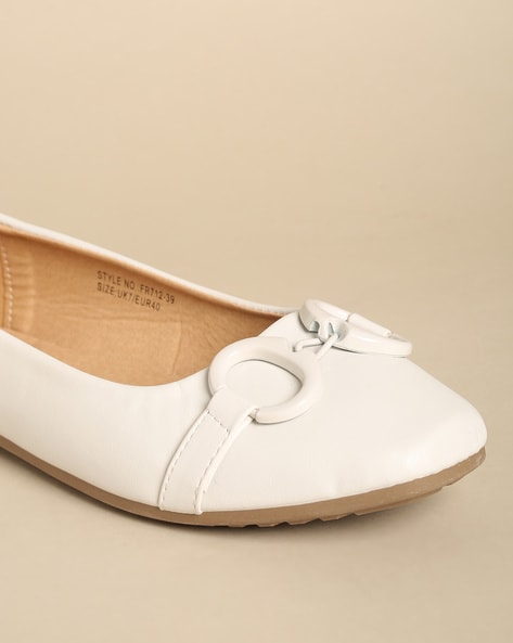 Women's white flat hot sale shoes uk