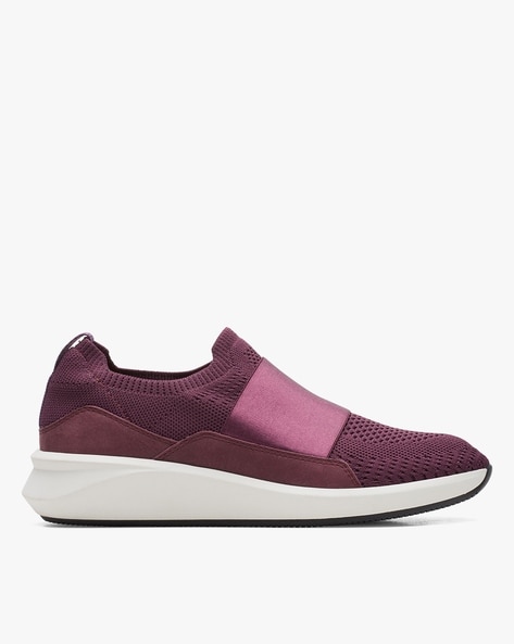 Clarks Un Rio Knit Slip-On Sneakers