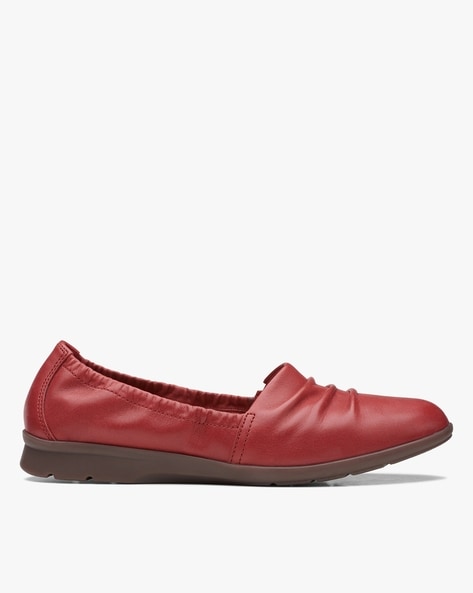 Clarks red flat discount shoes