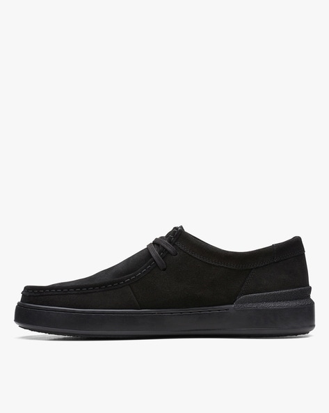 Black clarks shop