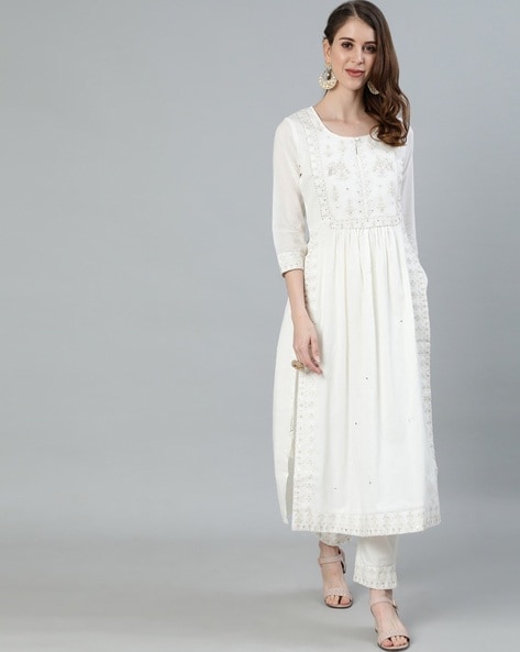 Embroidered High Slit Straight Kurta Set
