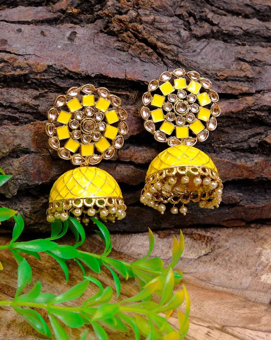 Aggregate more than 209 earrings in yellow colour