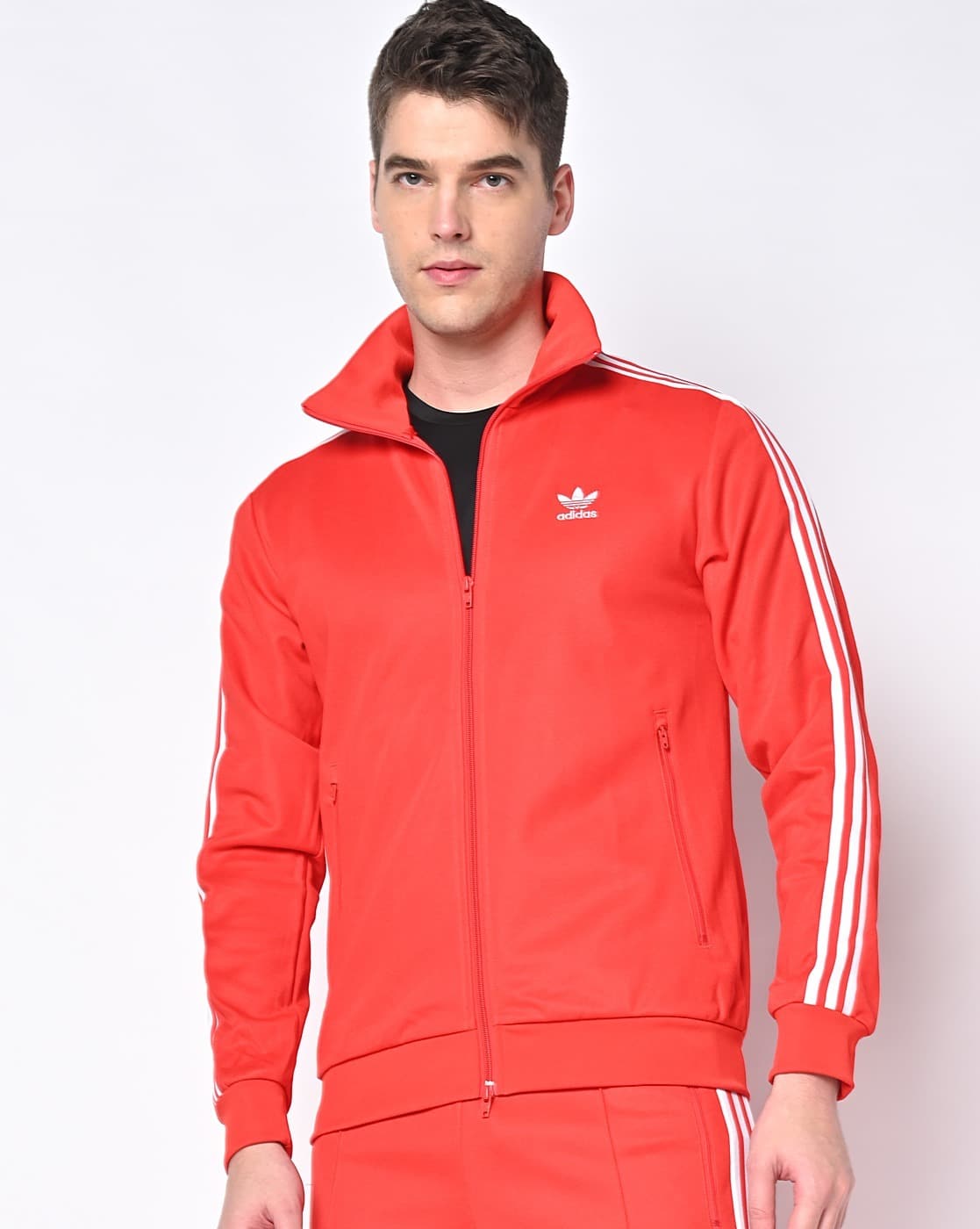 -1117Wx1400H-469211597-red-